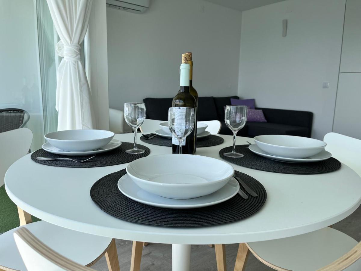 Axenic Retreat - Panoramic Ocean View, Sleeps 4, Ensuite Bathroom, New Redesign 塞辛布拉 外观 照片