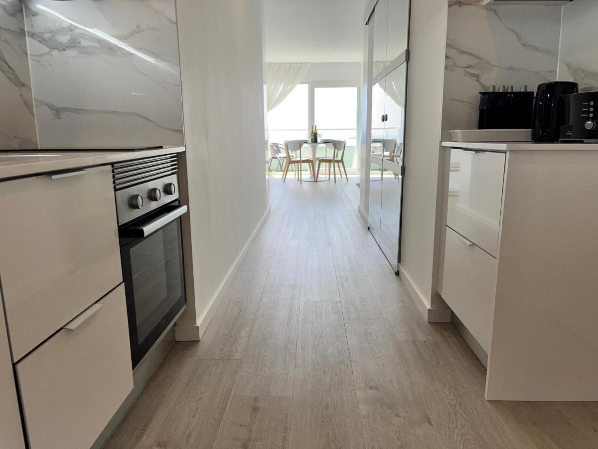 Axenic Retreat - Panoramic Ocean View, Sleeps 4, Ensuite Bathroom, New Redesign 塞辛布拉 外观 照片