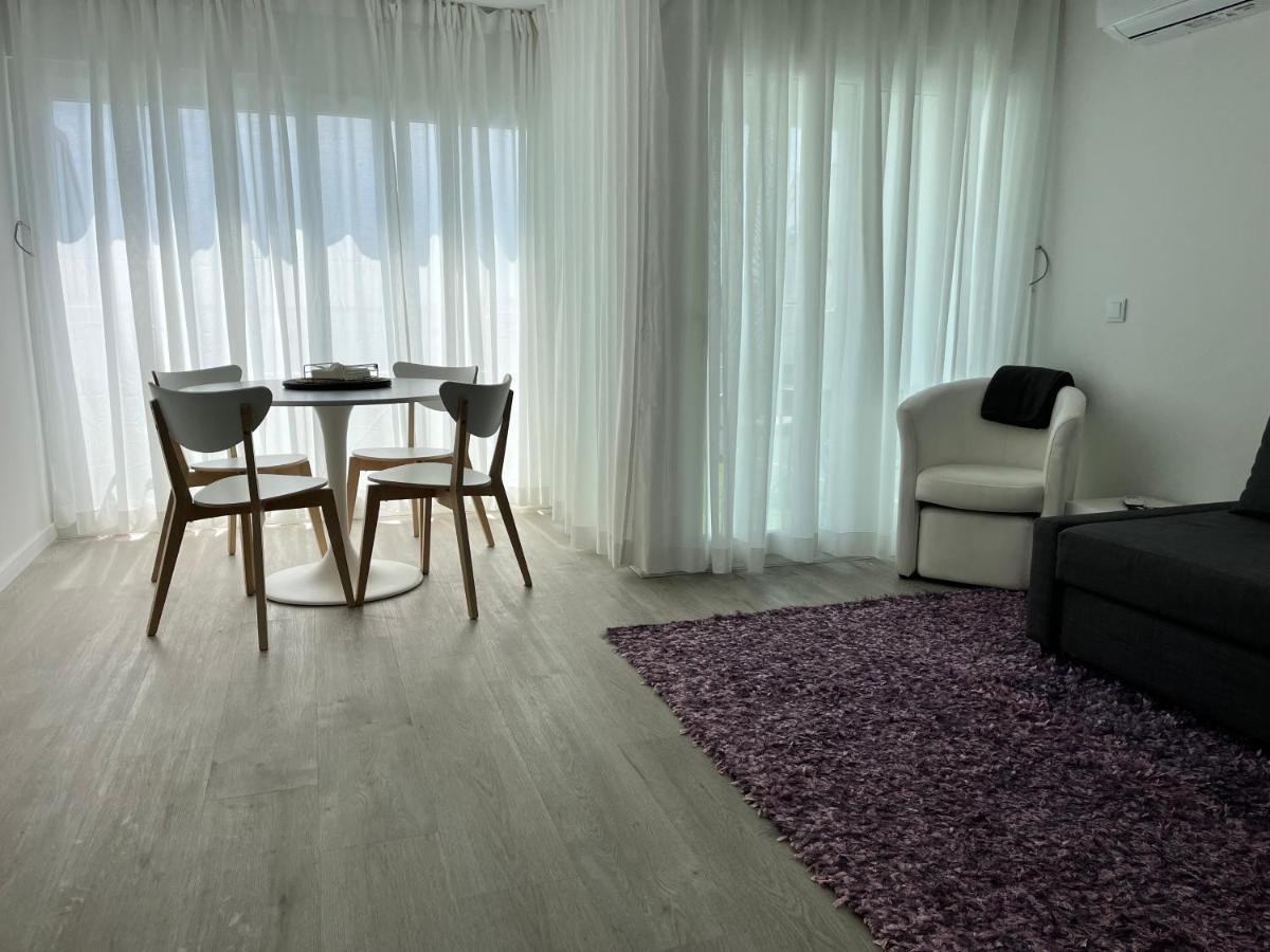 Axenic Retreat - Panoramic Ocean View, Sleeps 4, Ensuite Bathroom, New Redesign 塞辛布拉 外观 照片