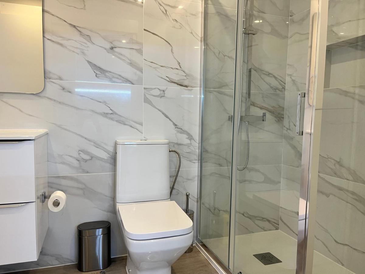 Axenic Retreat - Panoramic Ocean View, Sleeps 4, Ensuite Bathroom, New Redesign 塞辛布拉 外观 照片